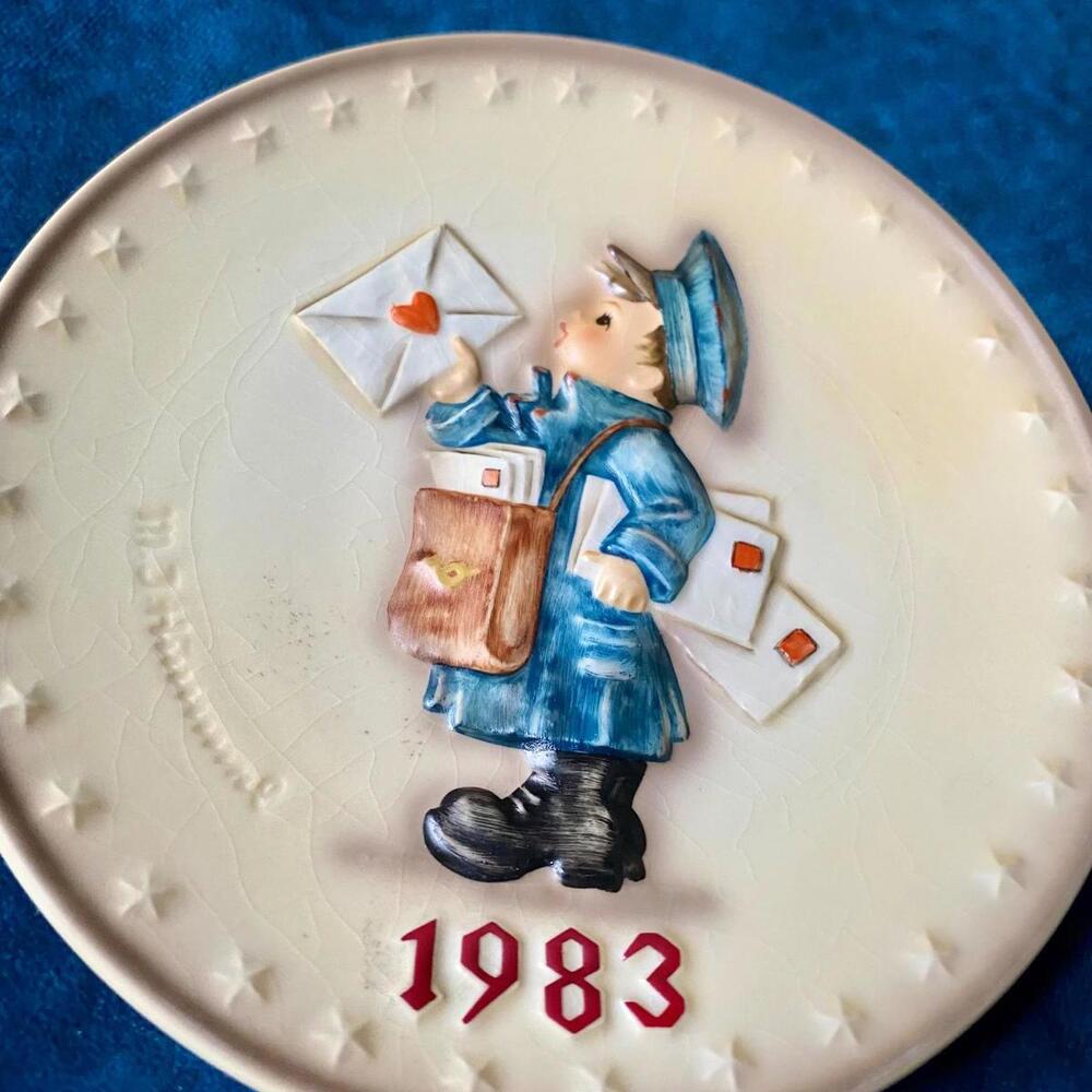 Vintage Hummel 1983 Mail Boy Valentines by Goebel 13th Annual Collector Plate